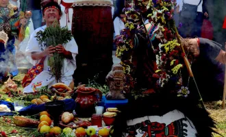 Maestra Rocio Morales, a Zapotec healer and community leader mourns the dispossession of earth-based healing practices and intercultural values among Indigenous and non-Indigenous communities of Mexico. 