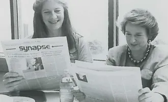 women reading Synapse