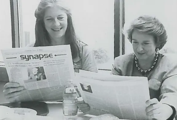 women reading Synapse